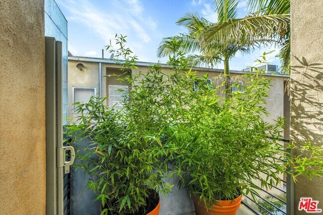 Building Photo - 11960 Iowa Ave