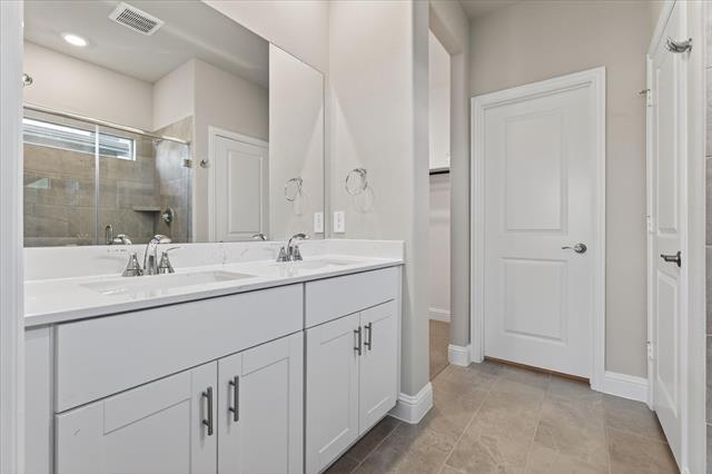 Building Photo - 518 Blanton St