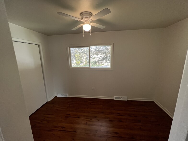 Bedroom - 623 Vincent Rd