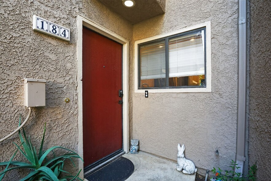 Building Photo - 2381 Archwood Ln