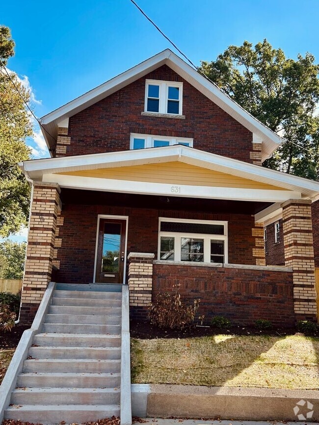 Building Photo - 631 W 5th St