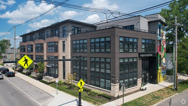 Building Photo - Fourth Crossing