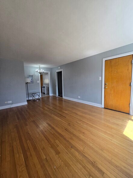 Building Photo - 7324 N Ridge Blvd
