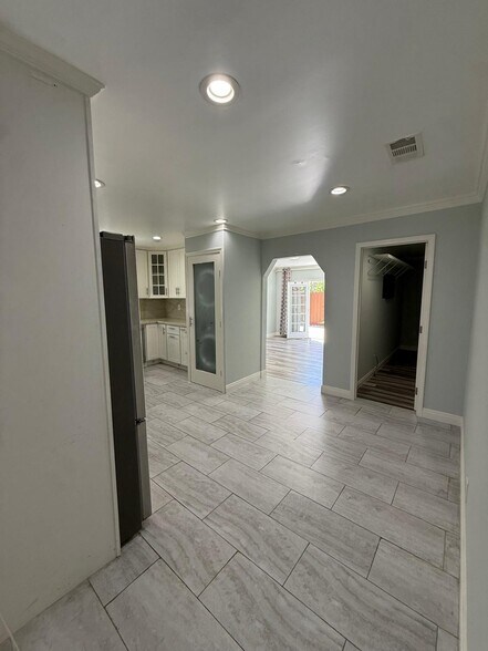 Building Photo - 35777 Orleans Dr