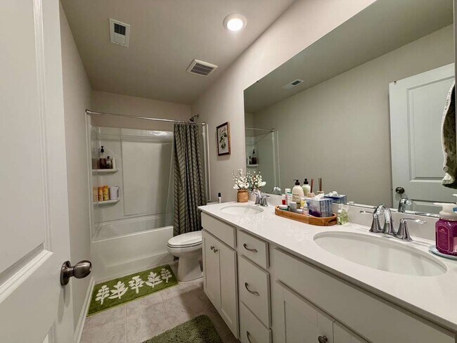 Building Photo - 15107 Nichols Hall Dr