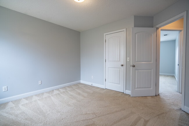 Building Photo - 157 Outpost Trl