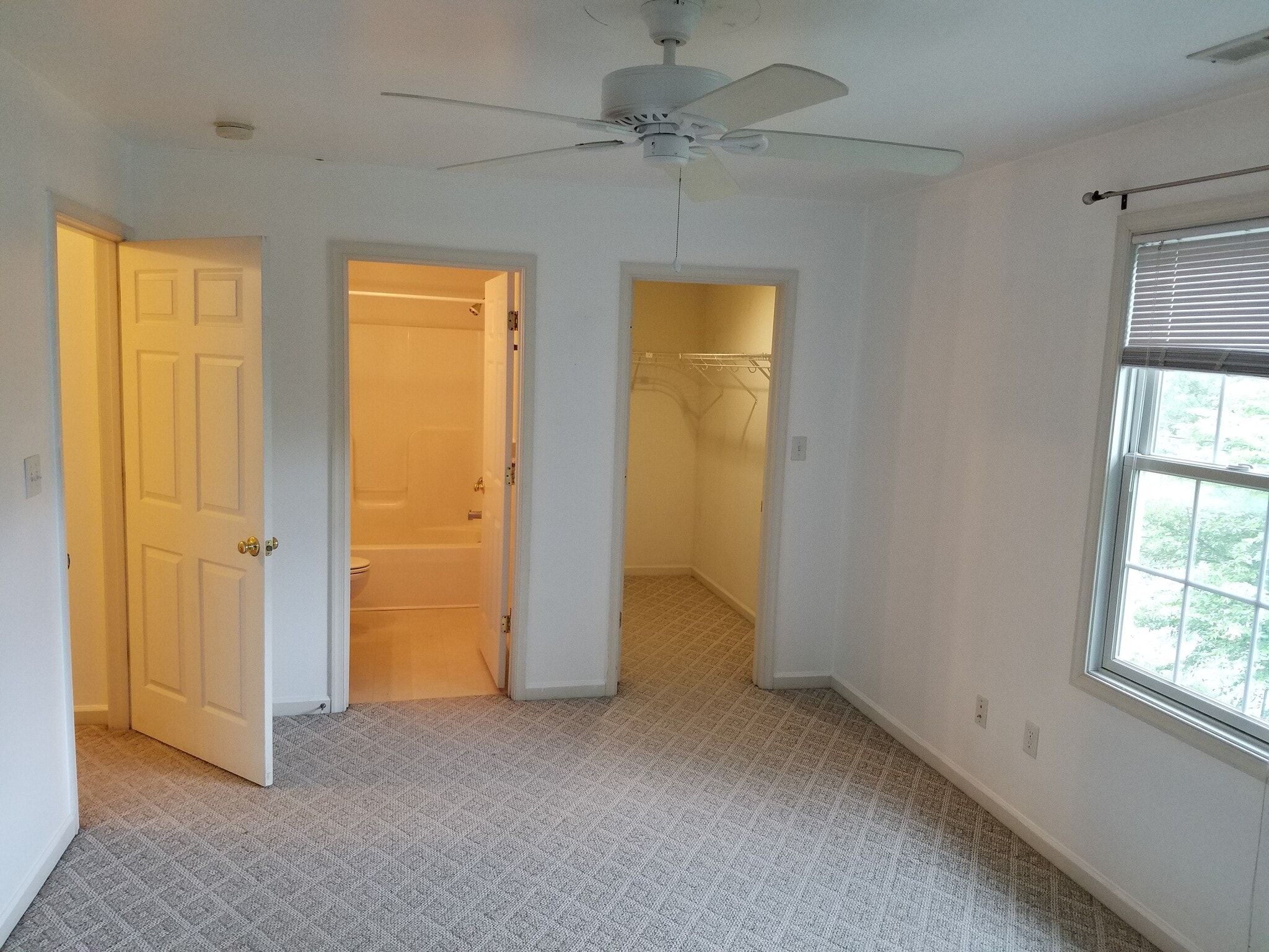 Main bedroom with full bath - 340 W German St