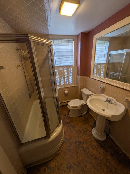 Building Photo - 24 Church St