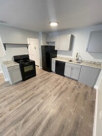 Building Photo - 517 S Milwaukee Ave