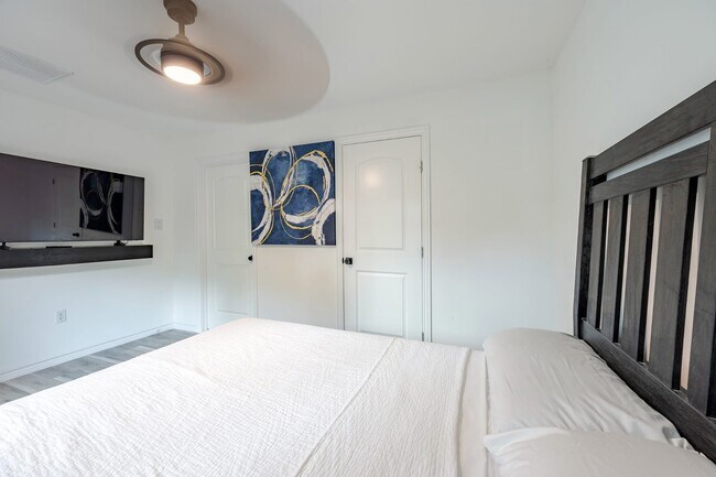 Building Photo - 4805 Southwind St