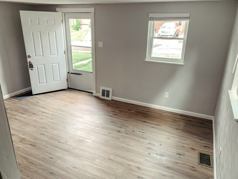 Building Photo - 3837 Delco Rd