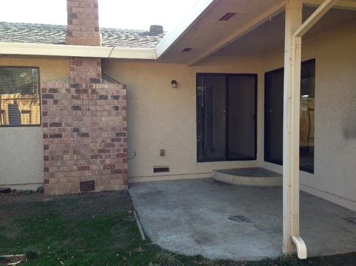 Building Photo - 8073 Treecrest Ave