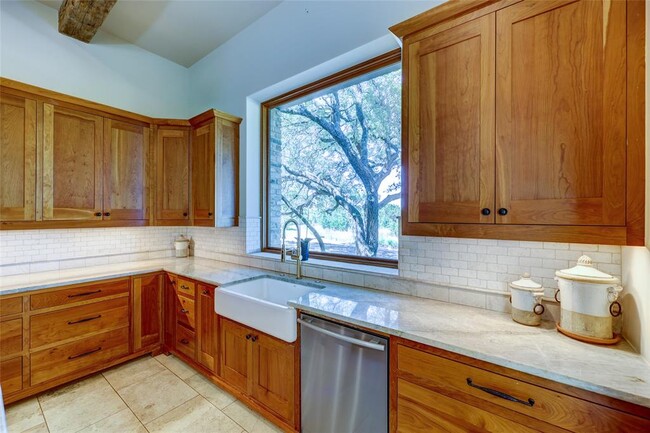Building Photo - 418 Cattle Trail Dr