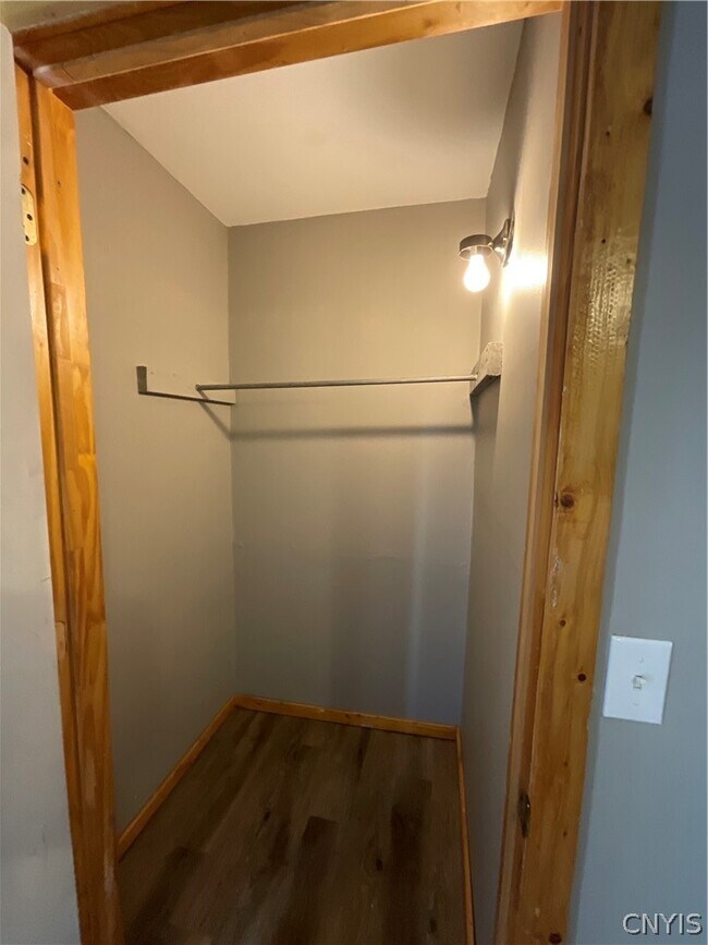 Building Photo - 377 W Main St