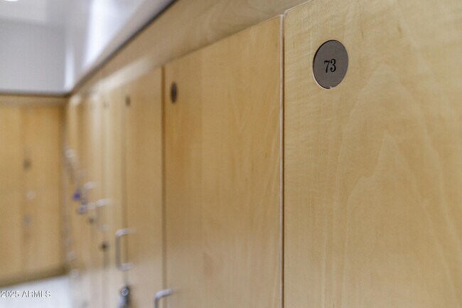 Building Photo - 7137 E Rancho Vista Dr