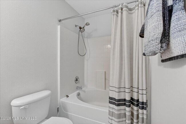 Building Photo - 1283 Century Oaks Dr