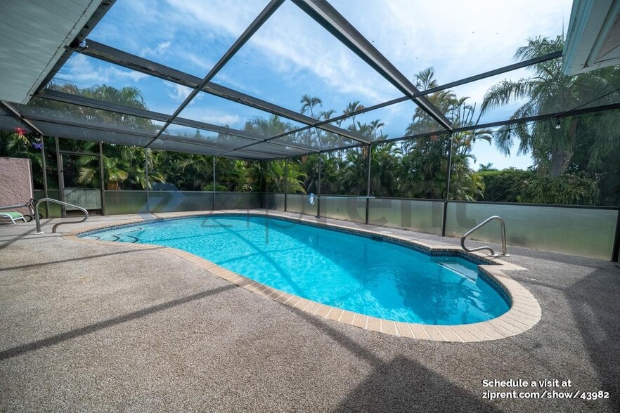Building Photo - 1774 Whiskey Creek Dr