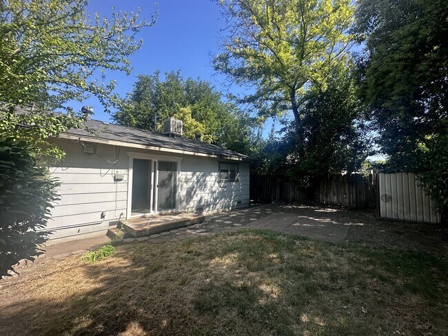 Building Photo - Spacious Duplex in Anderson w/ Yard!
