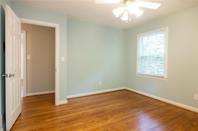 Building Photo - 2852 Talisman Ct NE