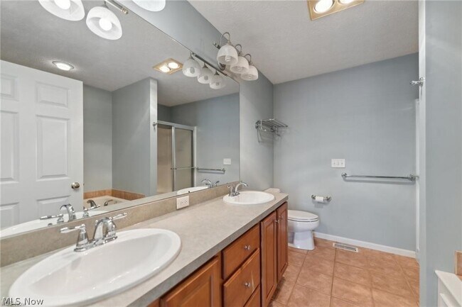 Building Photo - 2672 Wyndgate Ct