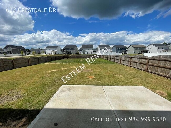 Building Photo - 672 Crestdale Dr