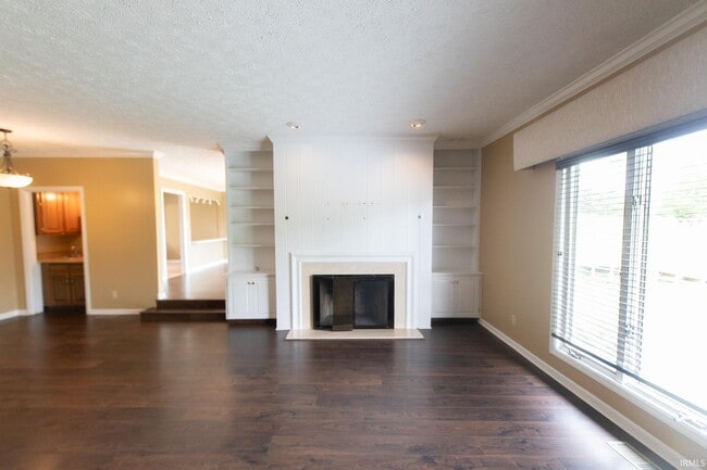Building Photo - 604 W Soutar Dr
