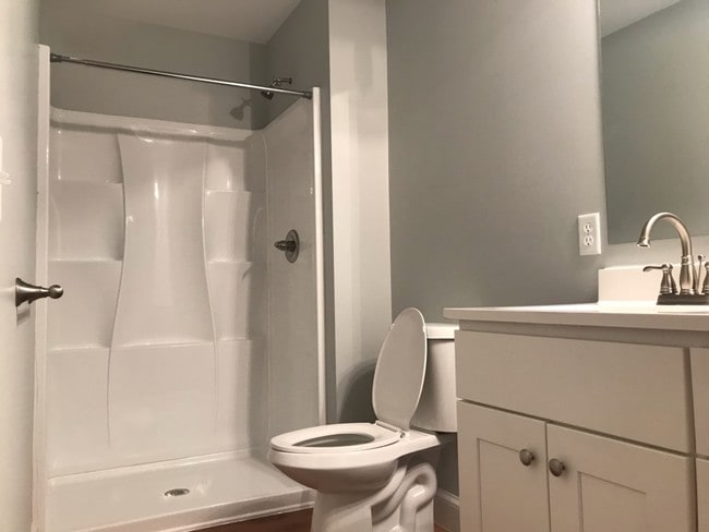 Building Photo - 2405 Rosa RoadRidge Manor Ct