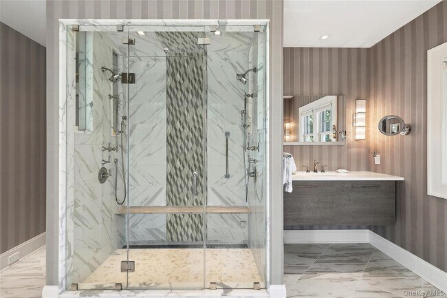 Building Photo - 61A S Bay Ave