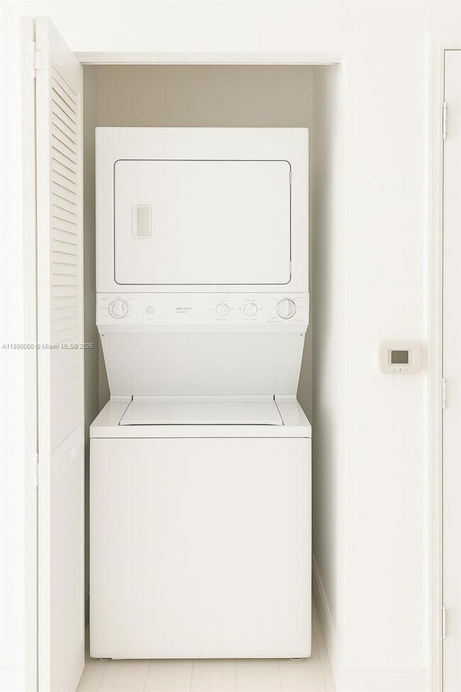 Building Photo - 951 Brickell Ave