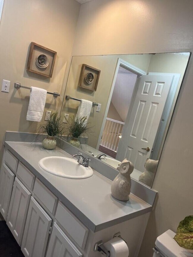 Building Photo - 6302 Meadowmere Ln