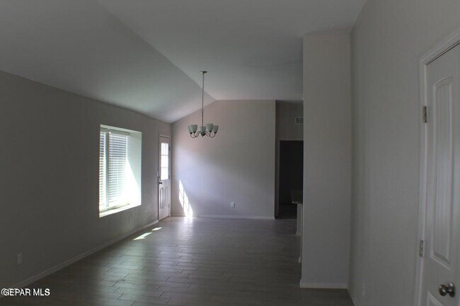 Building Photo - 7425 Norte Mesa Ln