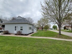 Building Photo - 705 Sumner St