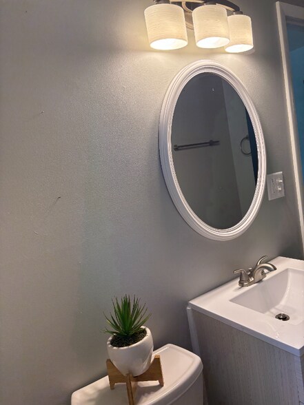 Building Photo - 1205 Crabtree Blvd