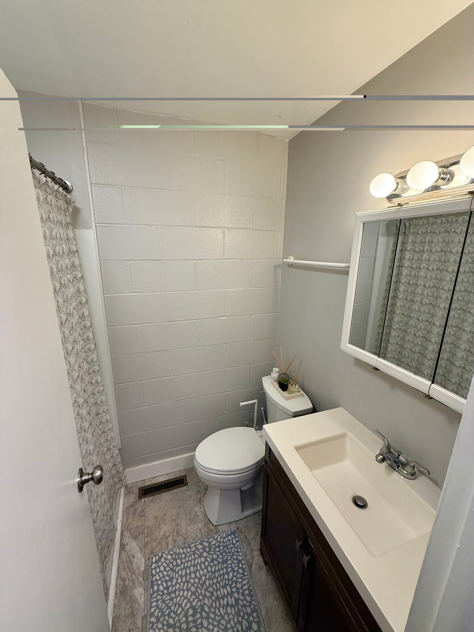 Building Photo - 9 Charles St