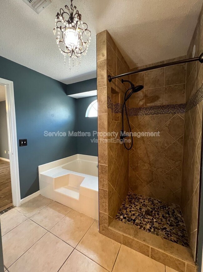 Building Photo - 5784 Twisted Oak Ct