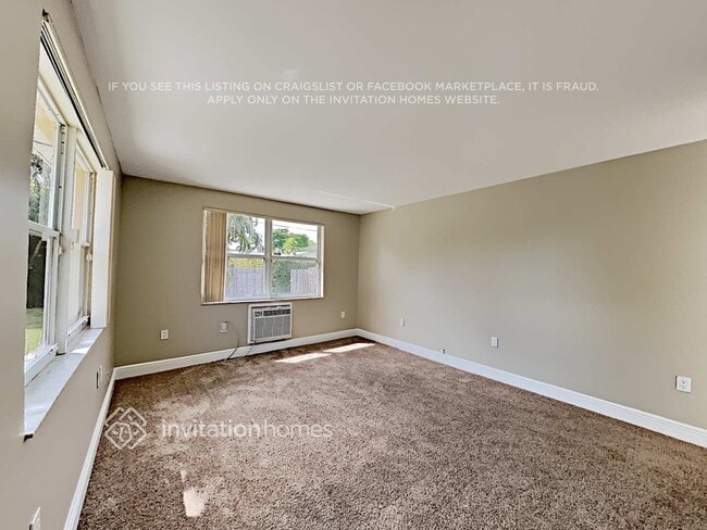 Building Photo - 1906 N 37th Ave