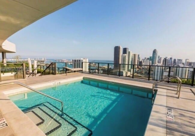 Building Photo - 1600 NE 1st Ave