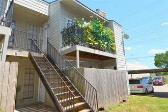 Building Photo - 10501 South Dr