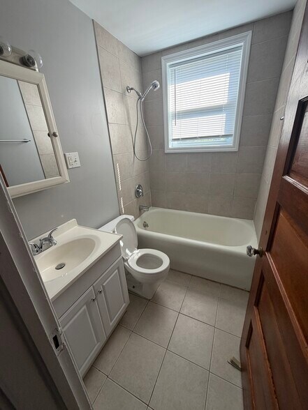 Bathroom - 636 Plymouth Rd
