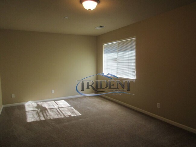 Building Photo - 406 Hetherington Cir