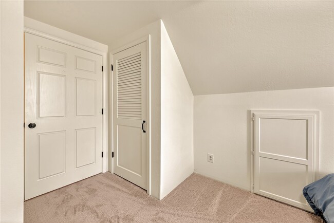 Building Photo - 801 NW C St