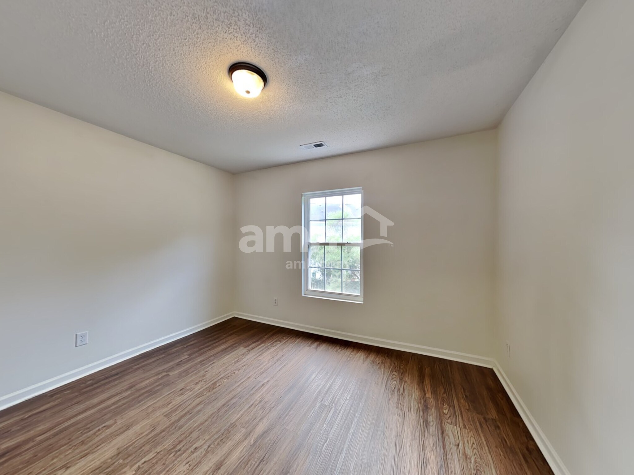 Building Photo - 124 Trayesan Dr