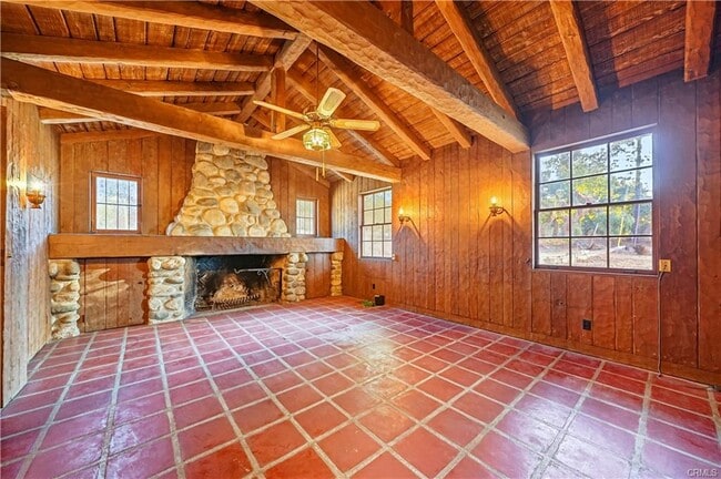 Building Photo - 1527 Royal Oaks Dr