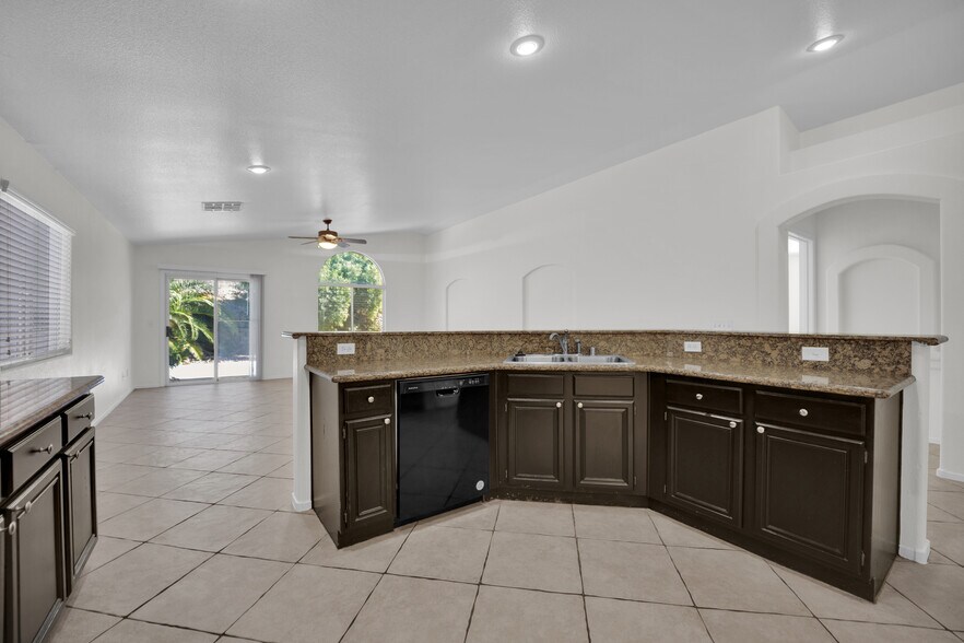 Building Photo - 1542 Misty Sky Dr