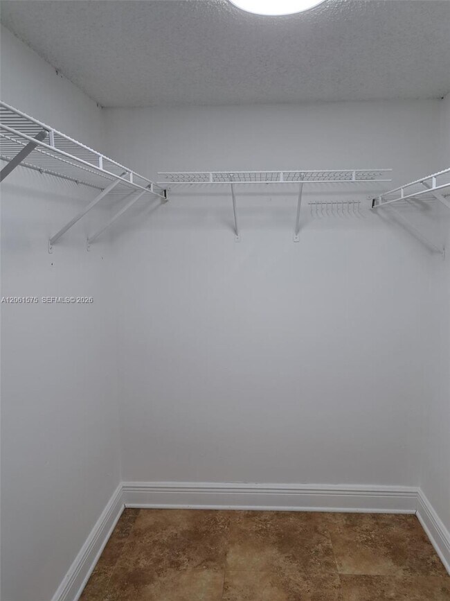 Building Photo - 8860 SW 123rd Ct