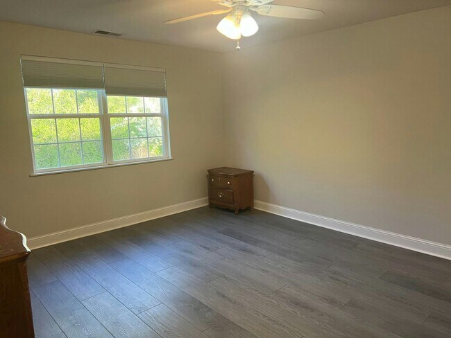 Building Photo - 2939 Freedom Cir