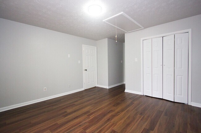 Building Photo - 3252ID