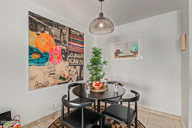 Building Photo - 8055 Thomas Rd