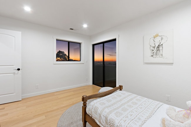upper floor Bed 2 - 3600 Klamath St
