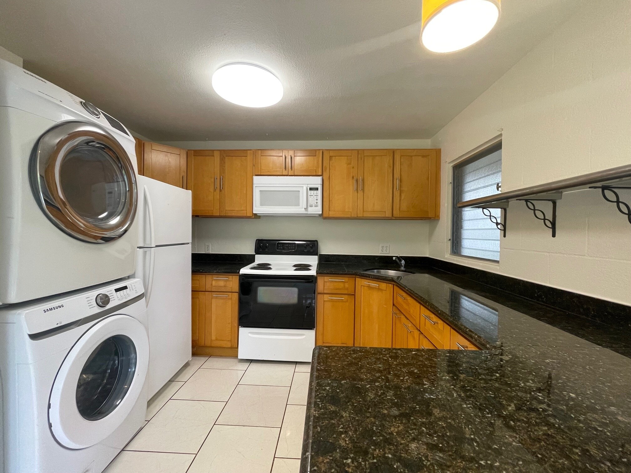 Building Photo - 47-420 Hui Iwa St
